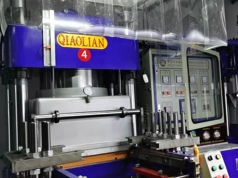 page-443-332 One-step Vulcanization Molding Machine